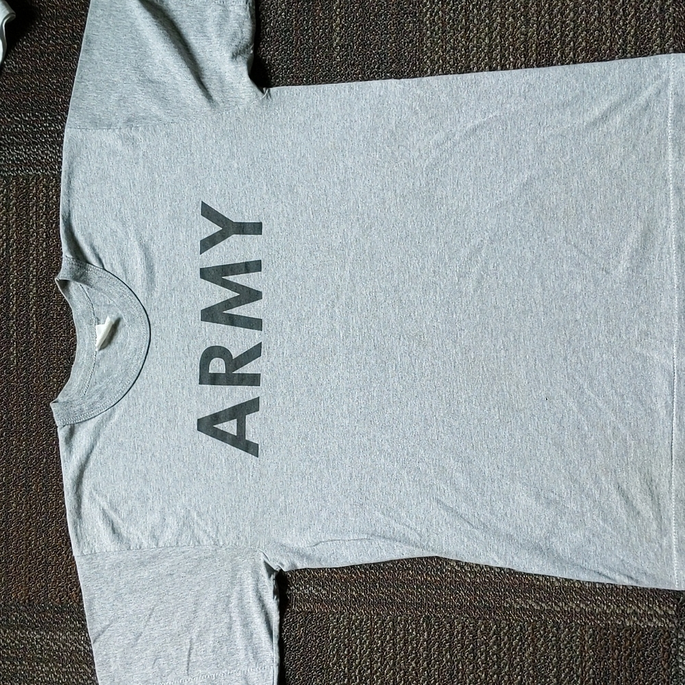 Vintage, single stitch ARMY tshirt